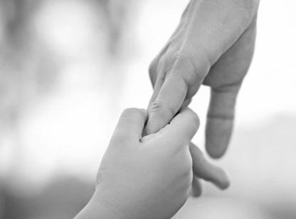 朱先生轉戶口親子鑒定發(fā)現(xiàn)撫養(yǎng)的兒子非親生，出生證只有母親名字