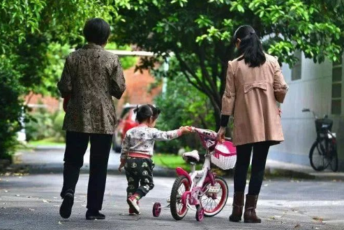 親子鑒定結(jié)果記錄：在復(fù)雜的婚姻關(guān)系中悄然升溫的親子鑒定
