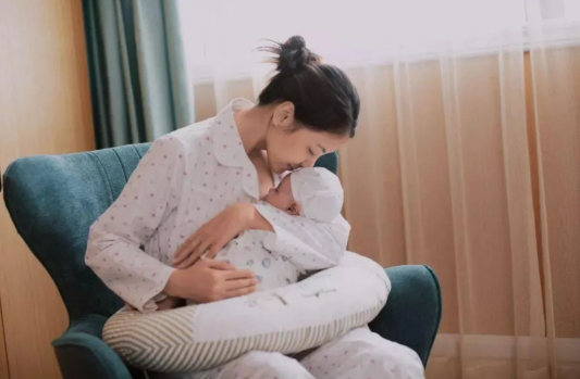 女方網(wǎng)友：父子倆血型一樣親子鑒定就是親生的嗎？